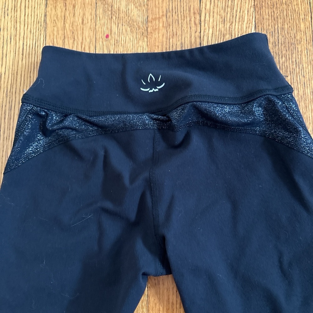 Beyond Yoga Black and Silver Leggings - Picture 5 of 6